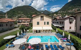 Lakeside Holiday Resort